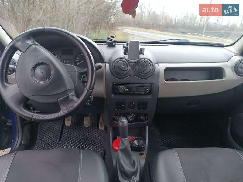Хэтчбек Dacia Sandero 2008 в Любаре