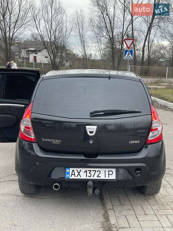 Хетчбек Dacia Sandero 2009 в Жашківу