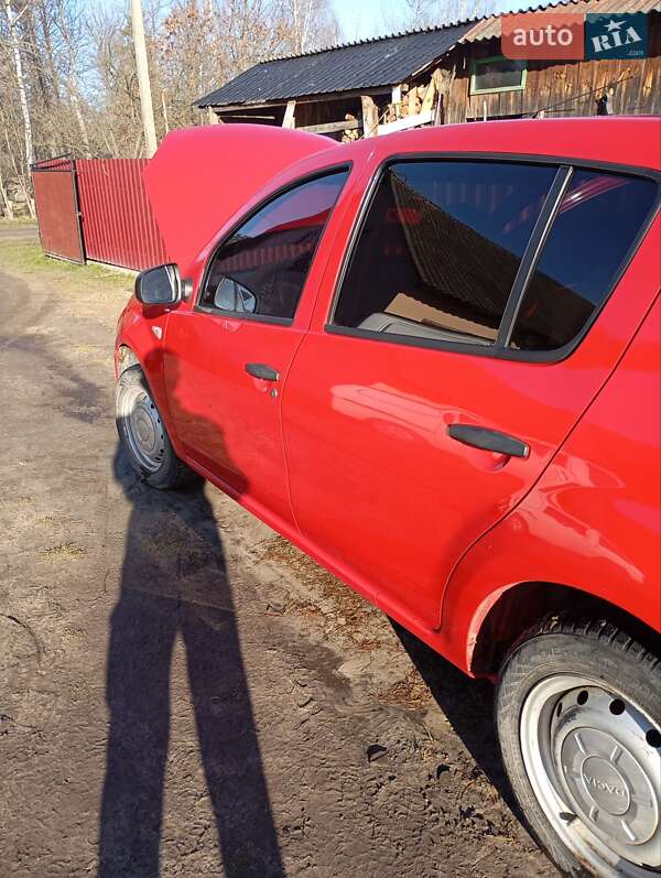 Хэтчбек Dacia Sandero 2009 в Львове