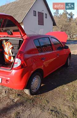 Хетчбек Dacia Sandero 2009 в Львові