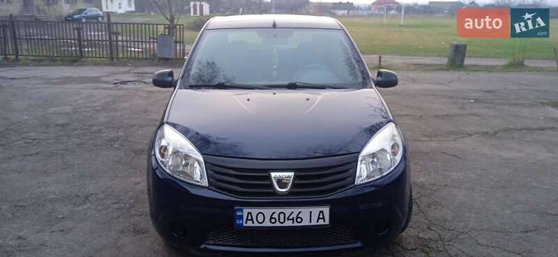 Хетчбек Dacia Sandero 2011 в Іршаві