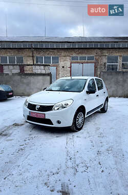 Хэтчбек Dacia Sandero 2009 в Луцке