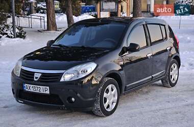Хетчбек Dacia Sandero 2009 в Умані