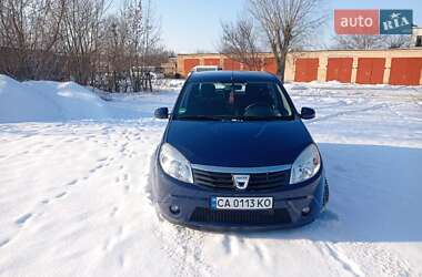 Хетчбек Dacia Sandero 2008 в Корсунь-Шевченківському