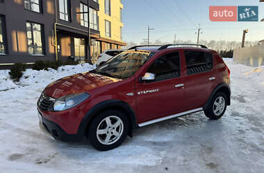 Хэтчбек Dacia Sandero 2012 в Львове