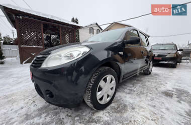 Хэтчбек Dacia Sandero 2009 в Чернигове