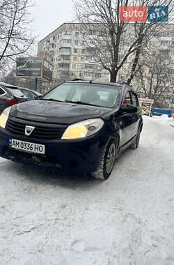 Хэтчбек Dacia Sandero 2011 в Житомире