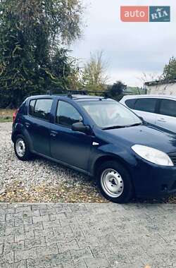 Хэтчбек Dacia Sandero 2009 в Днепре