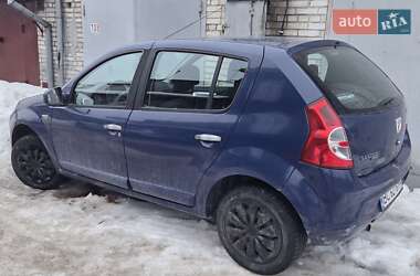 Хэтчбек Dacia Sandero 2009 в Львове