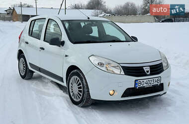 Хэтчбек Dacia Sandero 2010 в Тернополе