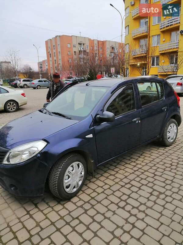 Dacia Sandero 2011