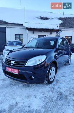 Хэтчбек Dacia Sandero 2010 в Чернигове