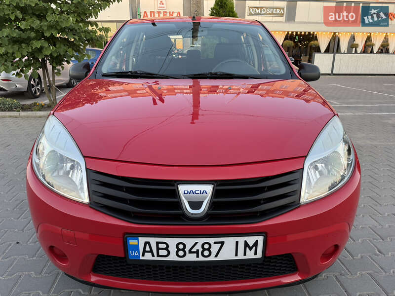 Хэтчбек Dacia Sandero 2009 в Виннице