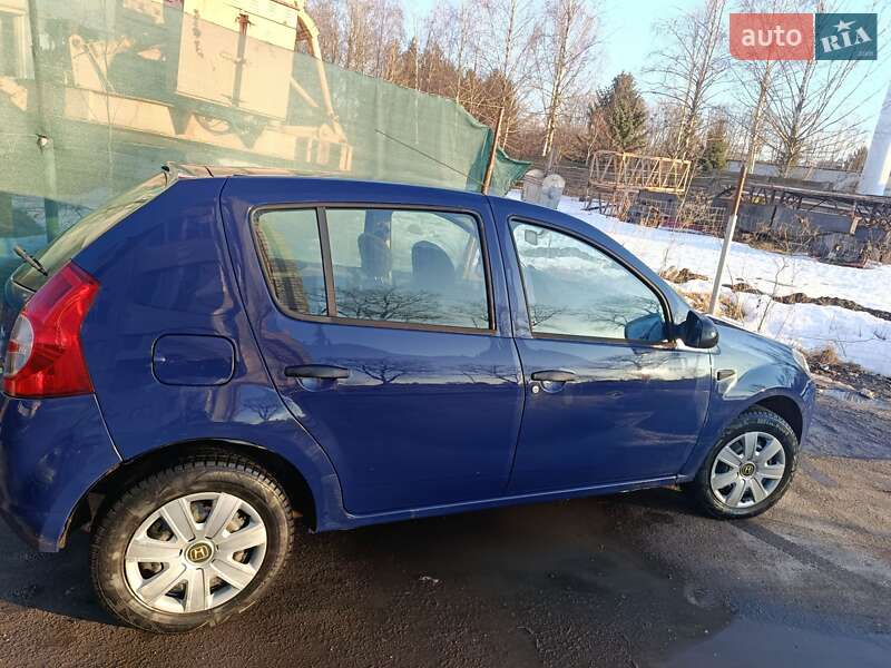 Хэтчбек Dacia Sandero 2009 в Староконстантинове