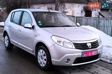 Хэтчбек Dacia Sandero 2009 в Золотоноше