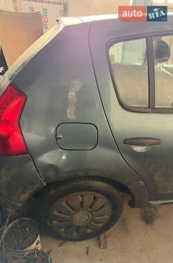 Хэтчбек Dacia Sandero 2009 в Виннице