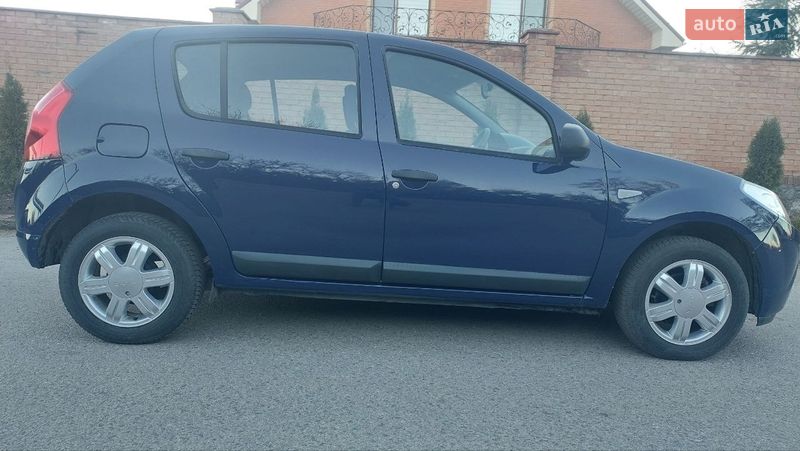 Хэтчбек Dacia Sandero 2009 в Александрие