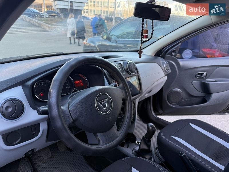 Хэтчбек Dacia Sandero 2014 в Киеве