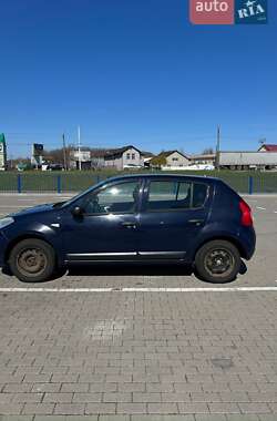 Хэтчбек Dacia Sandero 2009 в Луцке