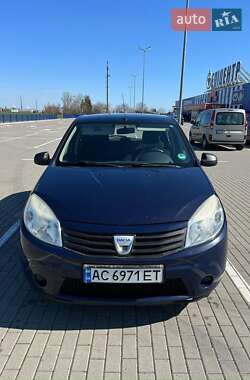 Хэтчбек Dacia Sandero 2009 в Владимире