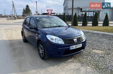 Хэтчбек Dacia Sandero 2009 в Изяславе