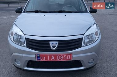 Хетчбек Dacia Sandero 2011 в Рівному