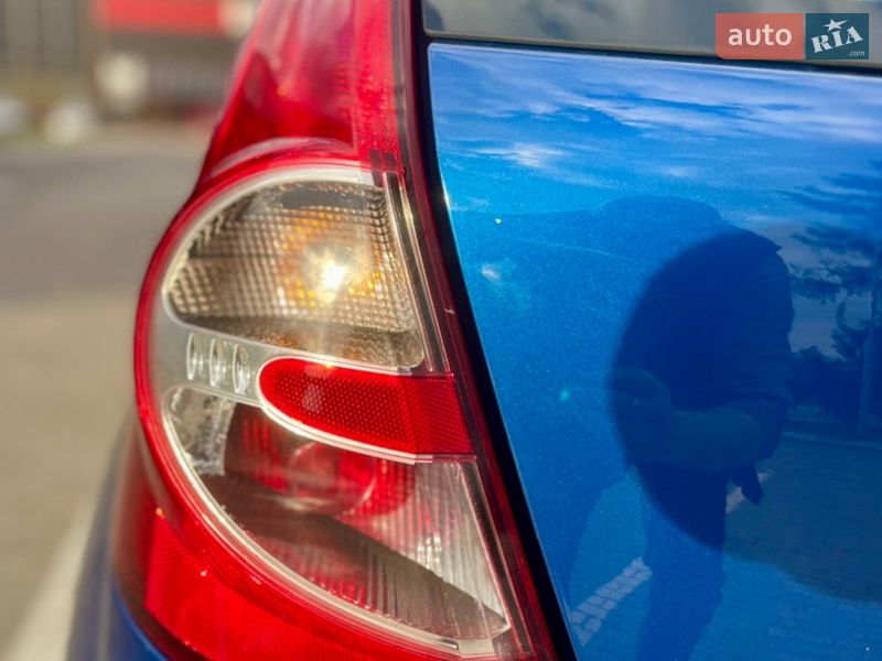 Хэтчбек Dacia Sandero 2010 в Луцке