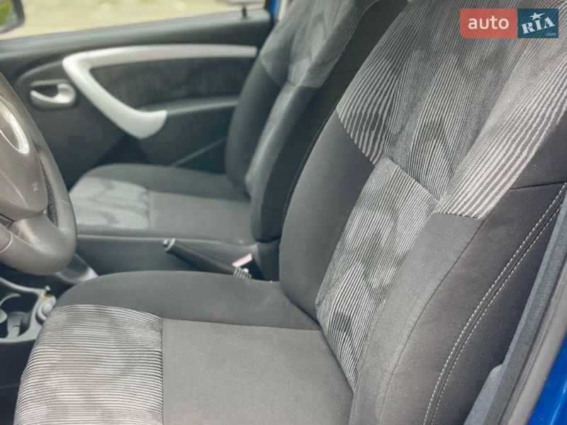 Хэтчбек Dacia Sandero 2010 в Луцке