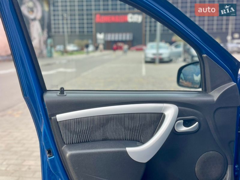 Хэтчбек Dacia Sandero 2010 в Луцке