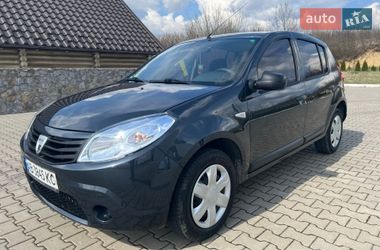 Хэтчбек Dacia Sandero 2009 в Калиновке
