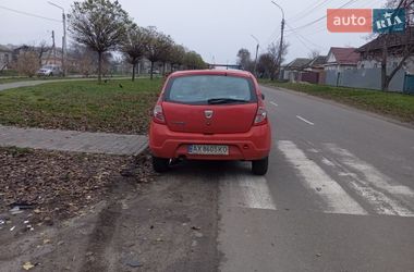 Хетчбек Dacia Sandero 2010 в Черкасах