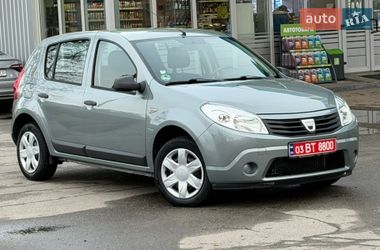 Хэтчбек Dacia Sandero 2009 в Лубнах