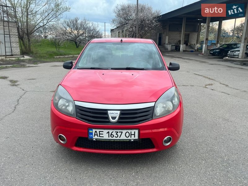 Хэтчбек Dacia Sandero 2009 в Днепре