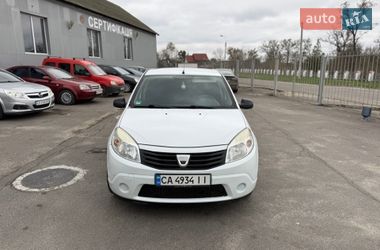 Хетчбек Dacia Sandero 2009 в Києві