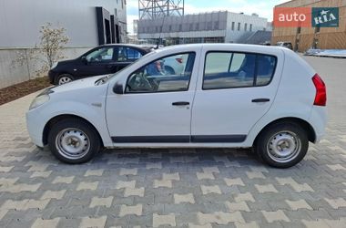 Хетчбек Dacia Sandero 2011 в Львові