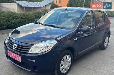 Хэтчбек Dacia Sandero 2012 в Умани