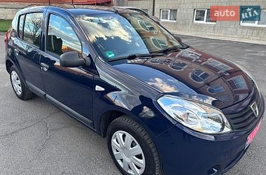 Хетчбек Dacia Sandero 2012 в Умані