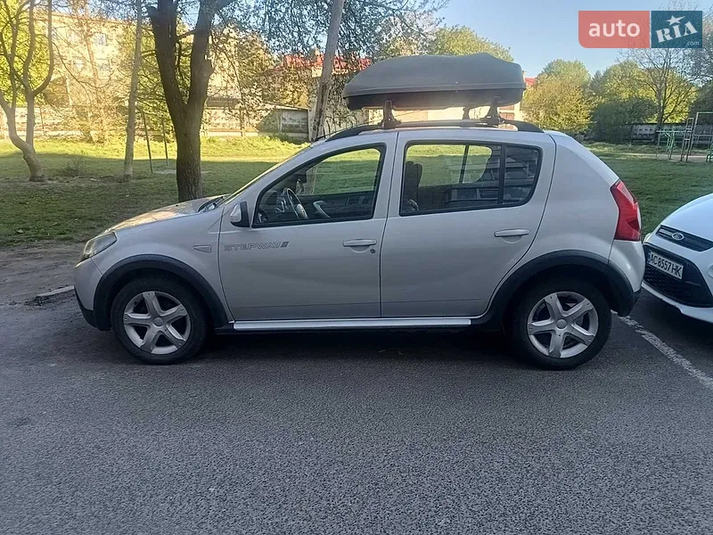 Dacia Sandero 2012