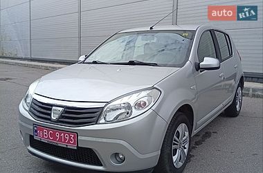 Хетчбек Dacia Sandero 2009 в Полтаві