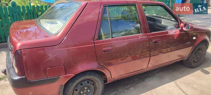 Седан Dacia Solenza 2004 в Уланове