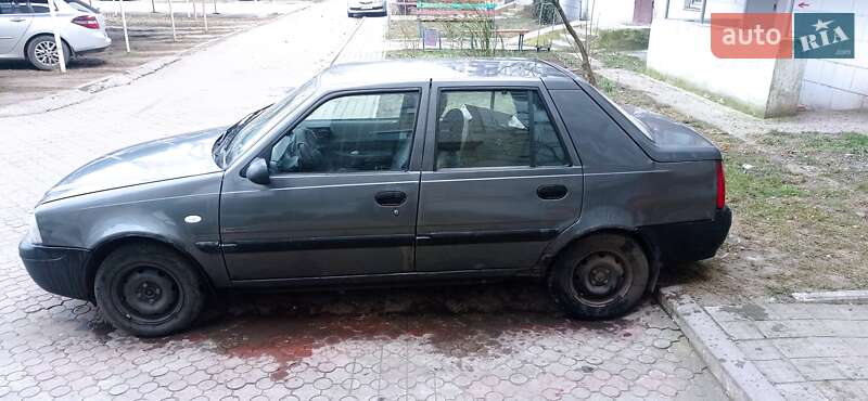 Седан Dacia Solenza 2003 в Подольске