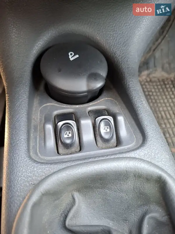 Седан Dacia Solenza 2003 в 