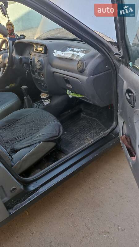 Седан Dacia Solenza 2003 в 