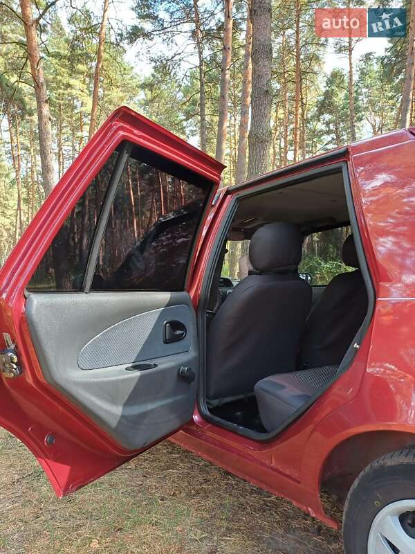 Седан Dacia Solenza 2004 в Богодухове