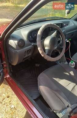 Седан Dacia Solenza 2004 в Богодухове