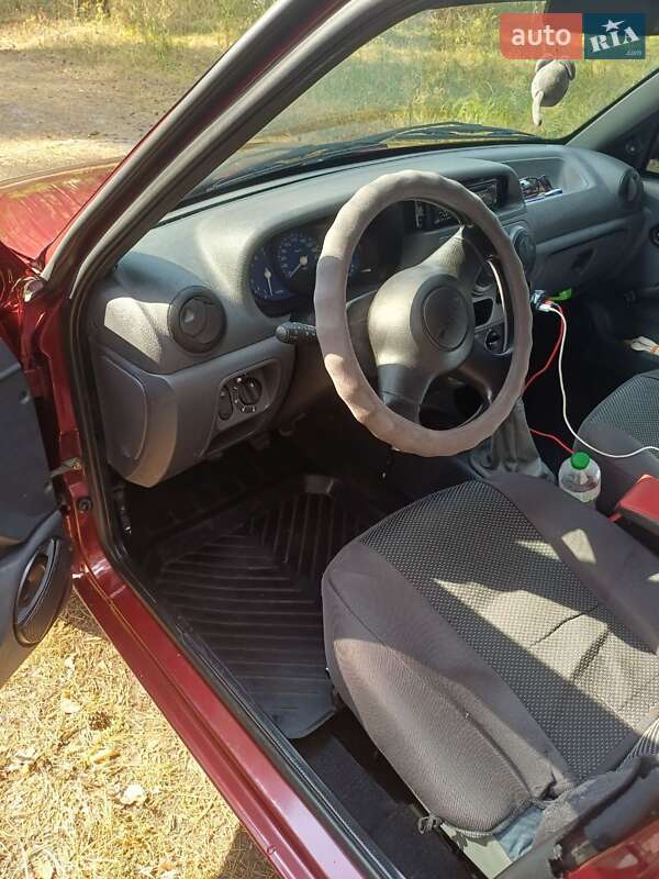 Седан Dacia Solenza 2004 в Богодухове