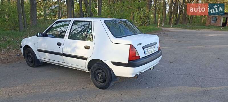 Dacia Solenza 2004