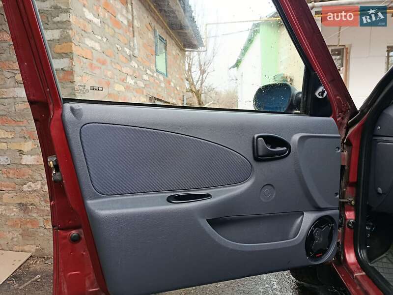 Седан Dacia Solenza 2004 в Вязовке