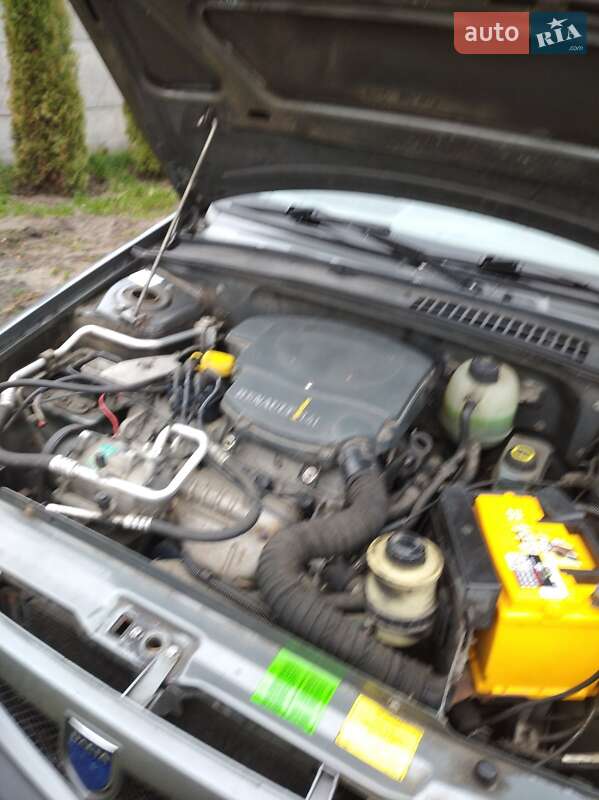 Седан Dacia Solenza 2004 в Киеве фото 12 Седан Dacia Solenza 2004 в Киеве