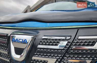 Внедорожник / Кроссовер Dacia Spring 2022 в 